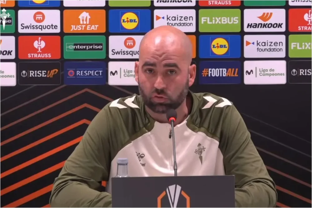 Giráldez en rueda de prensa.